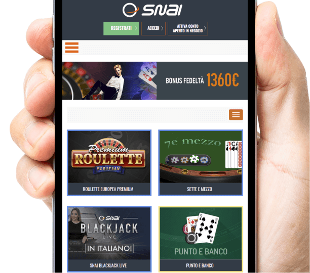Una mano che regge uno smartphone collegato alla pagina della app mobile casinò di SNAI