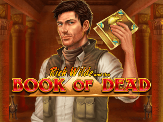 Rich Wilde mit Buch und Book of Dead Logo