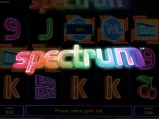 Farbiger Schriftzug Spectrum auf schwarzem Hintergrund