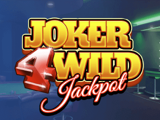 Gelber und roter Joker 4 Wild Jackpot Schriftzug auf einem vernebelten Untergrund.